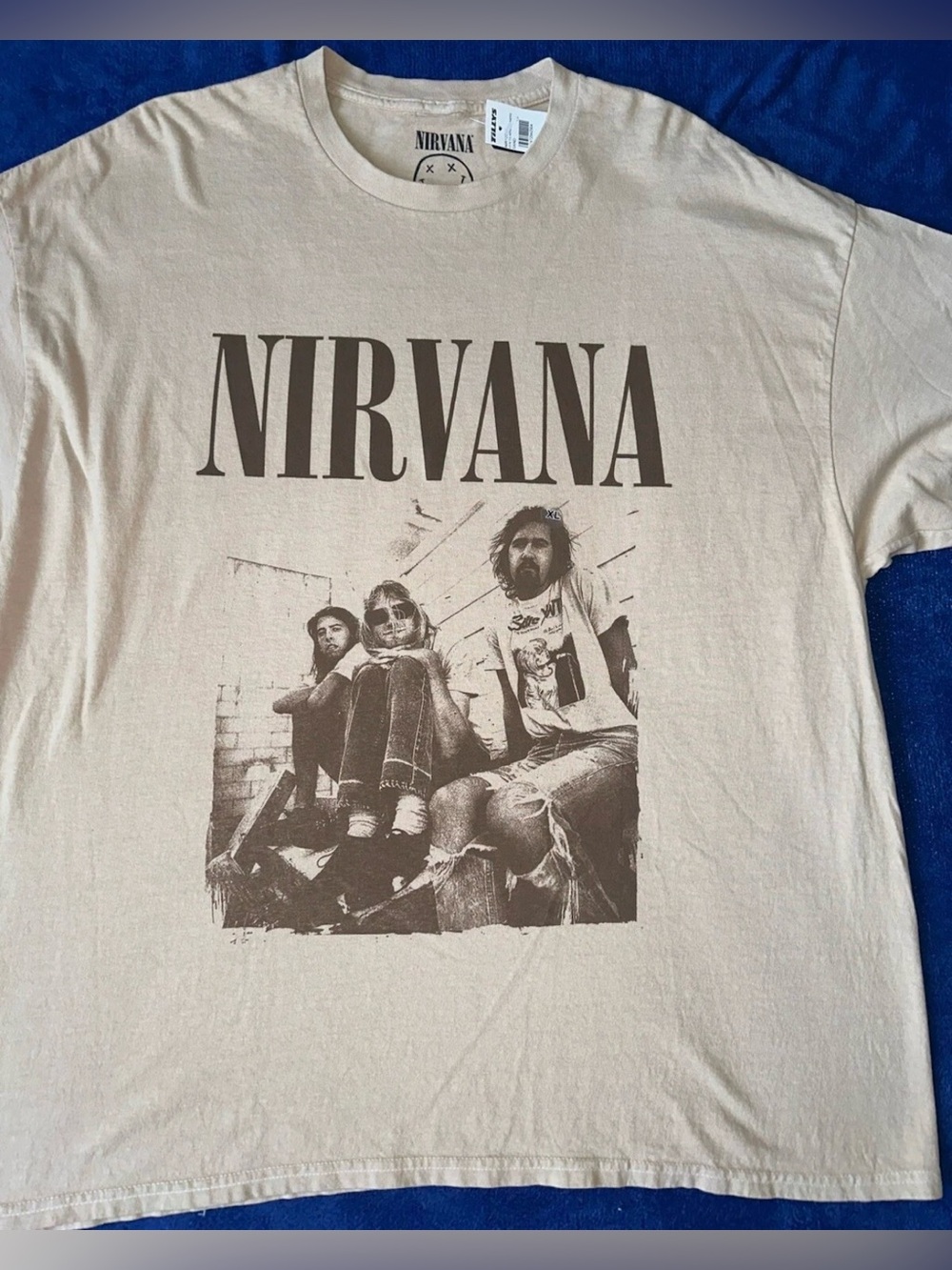 Nirvana Band T-Shirt Mens XL NWT Sand Graphic Tee Top - Picture 2 of 4